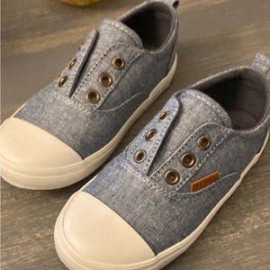 Size 9 toddler boy shoes